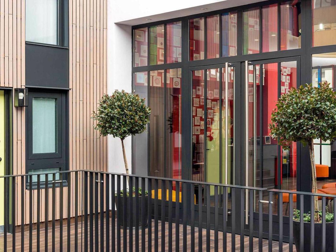 ibis-Styles-Paris-La-Defense-Courbevoie-General-view-2