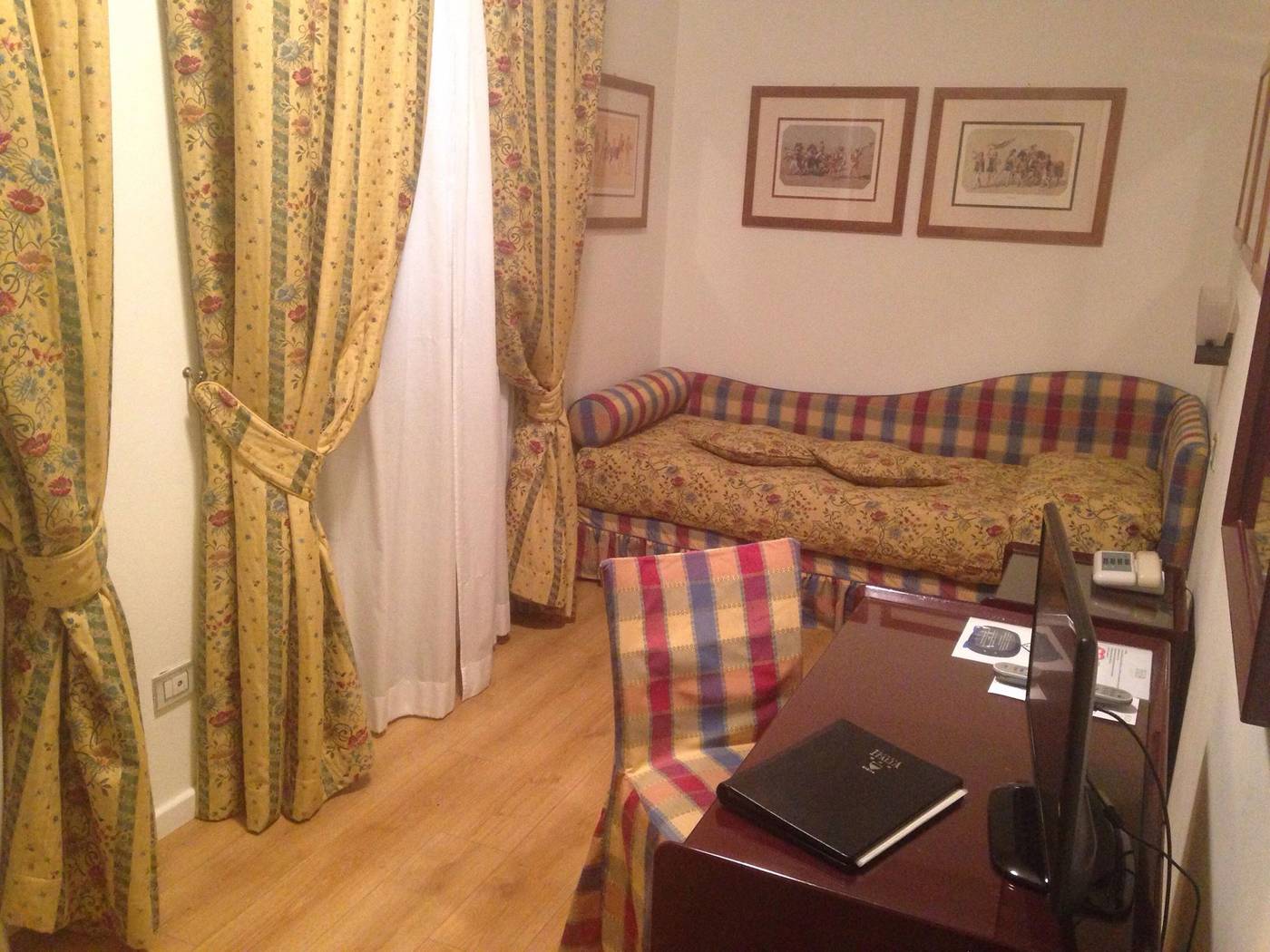 Italia-Hotel-Room-25