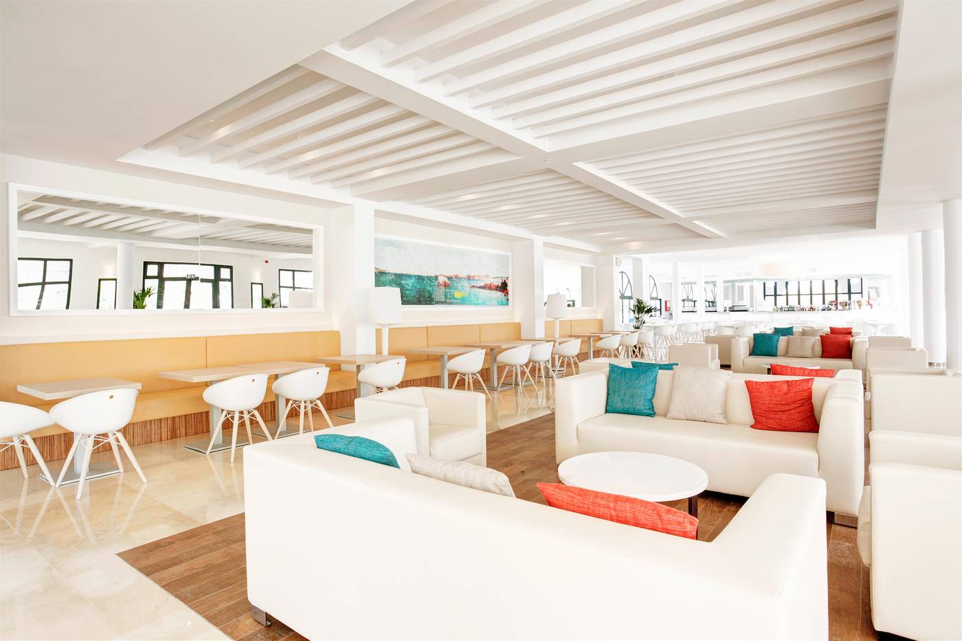 Grupotel-Mar-de-Menorca-Bar-39