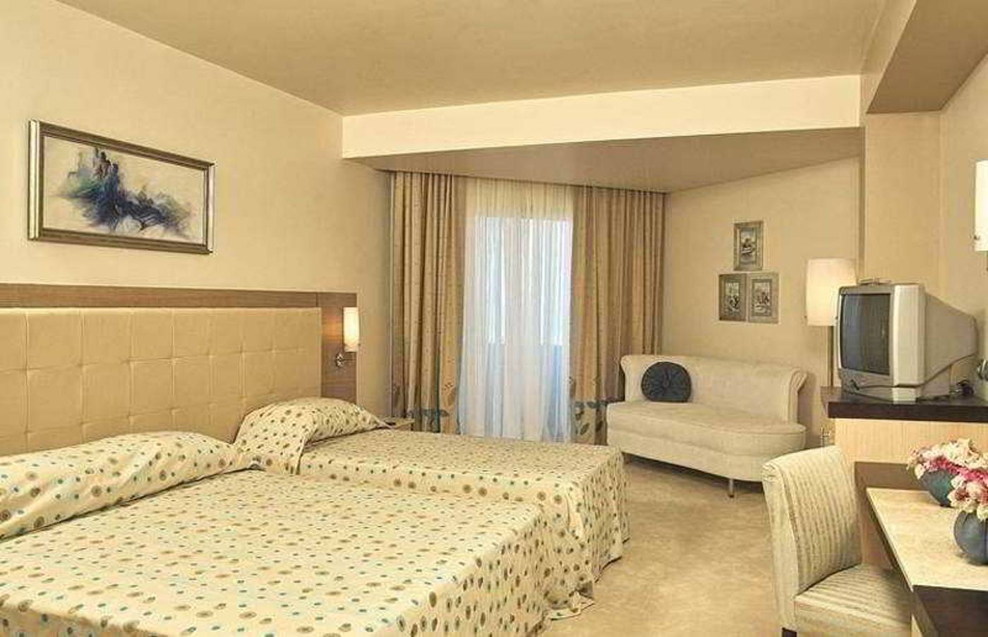 Long-Beach-Resort-Hotel---Spa-Deluxe-Room-45