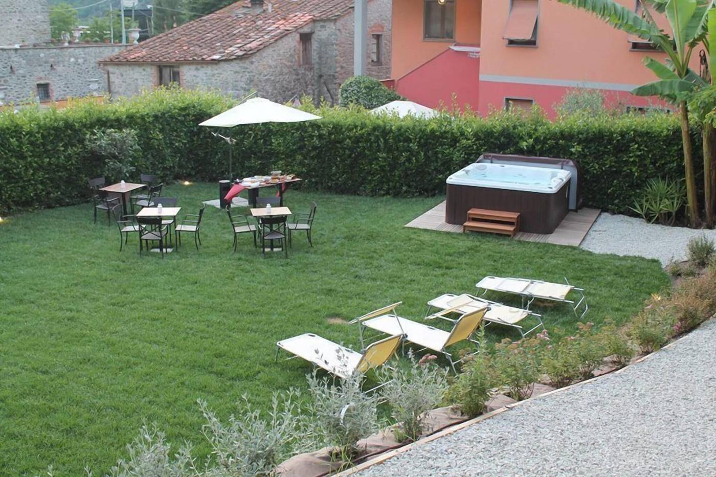 Hotel-Ristorante-Milano-Pool-30