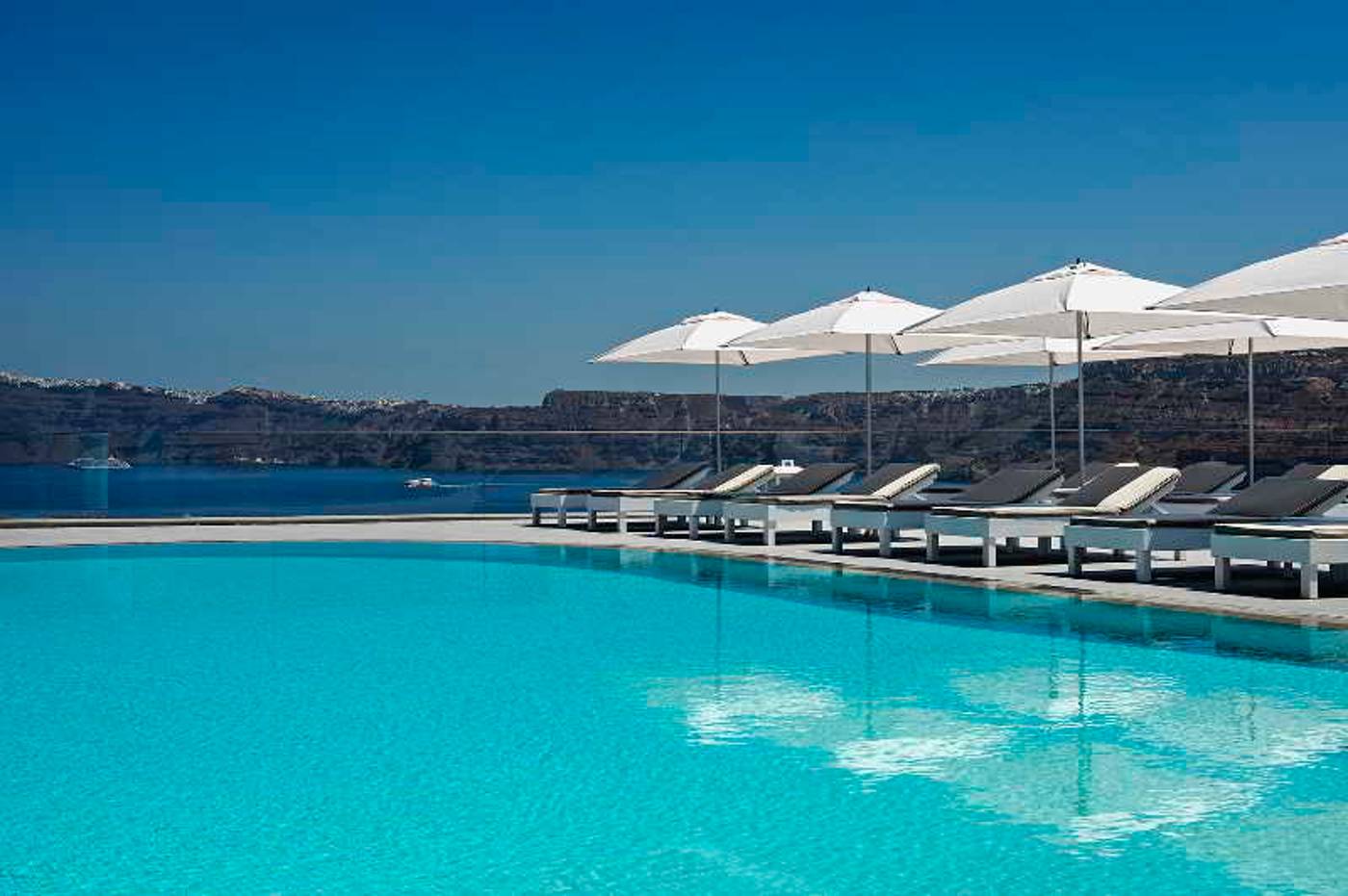 Acroterra-Rosa-Luxury-Suites-Pool-57