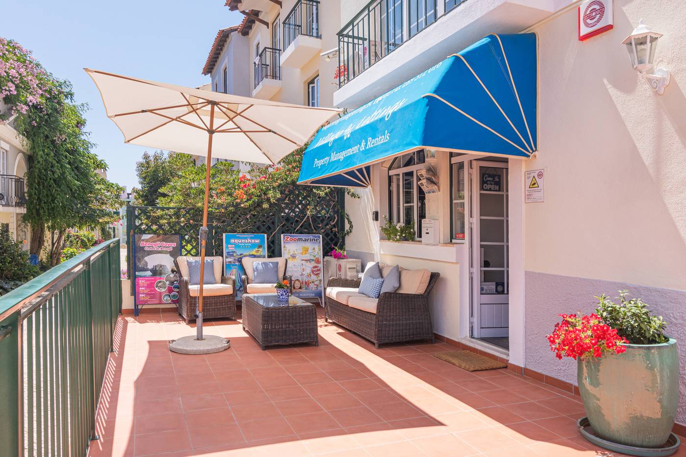 Apartments-Old-Village-Lobby-19