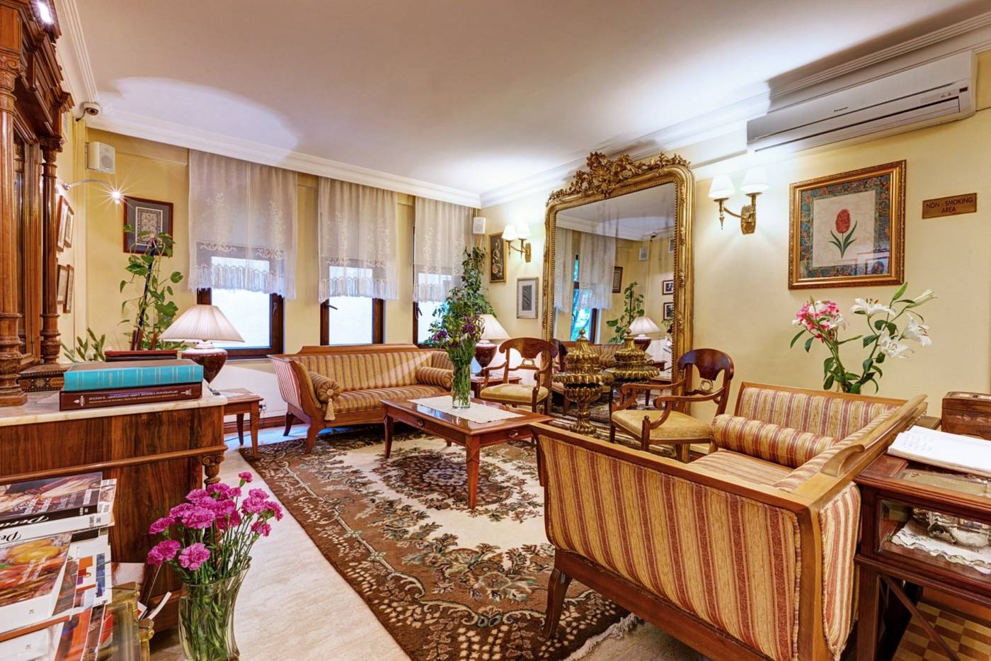 Arena-Hotel-Lobby-16