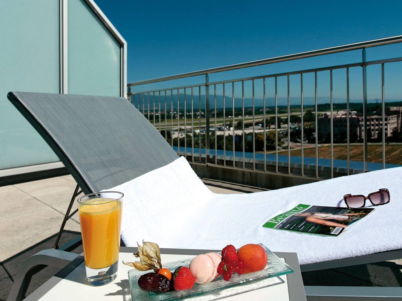 Hilton-Geneva-Hotel---Conference-Centre-Room-68