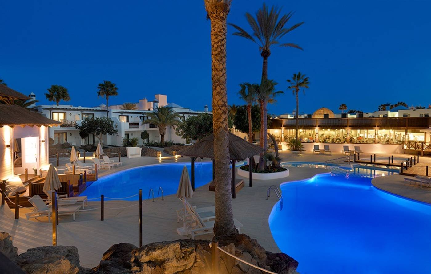 H10-White-Suites---Adults-Only-General-view-1