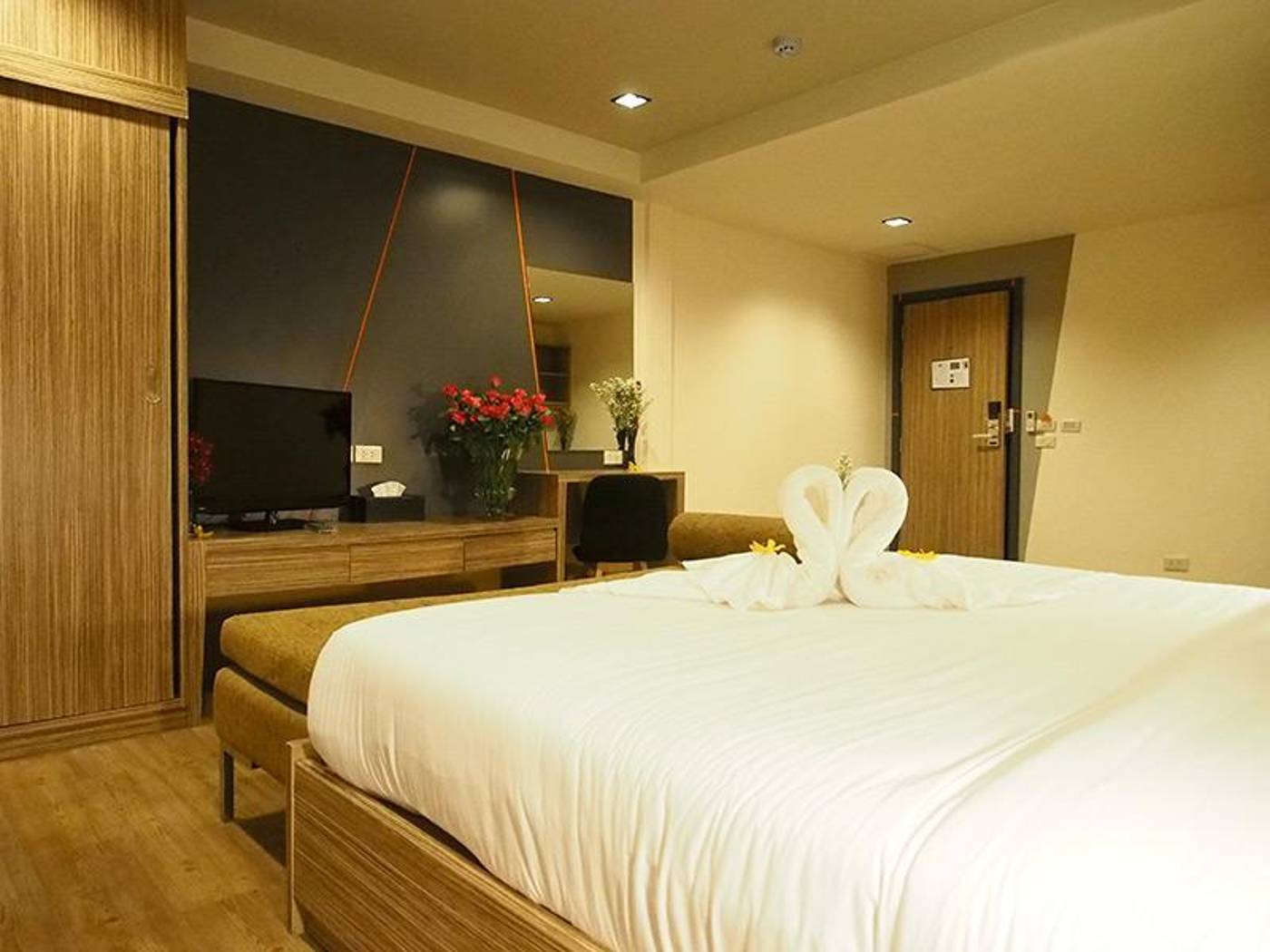 H2 Hotel-Thailand-SATHORN-BANGKOK-Room-8