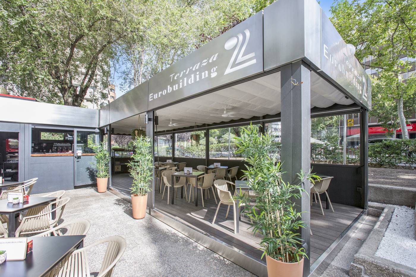 Aptos-Eurobuilding-2-Bar-44