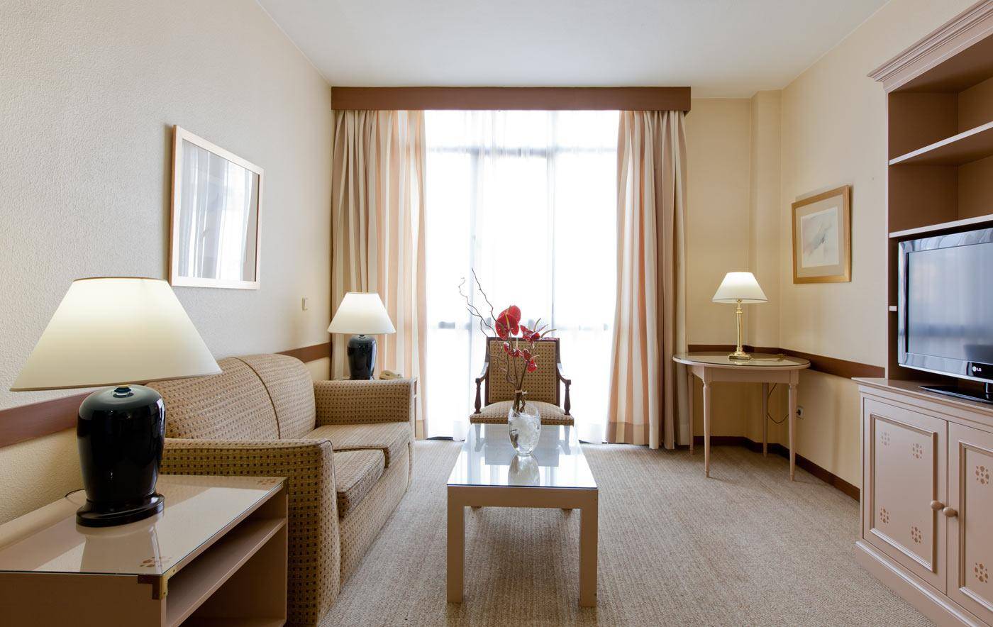 Espahotel-Plaza-Basilica-Room-15