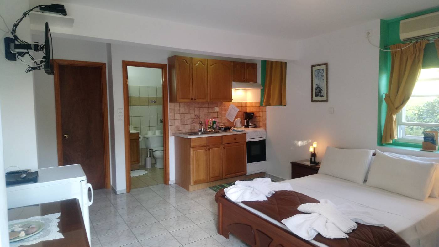 Zest---Xi-Beach-Room-31