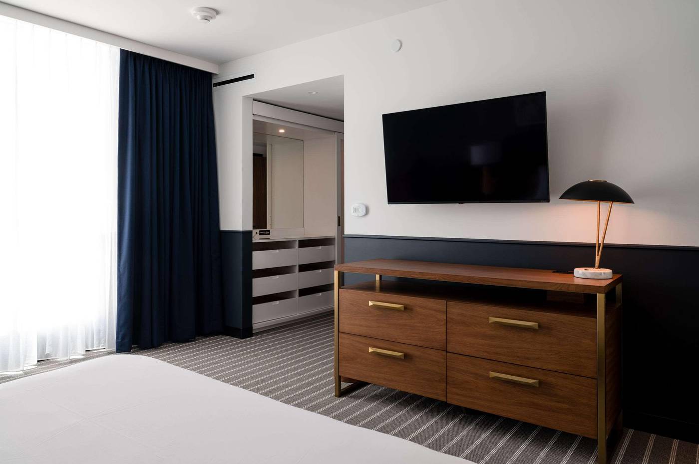 Cambria-Hotel-Boston-Somerville-Room-32