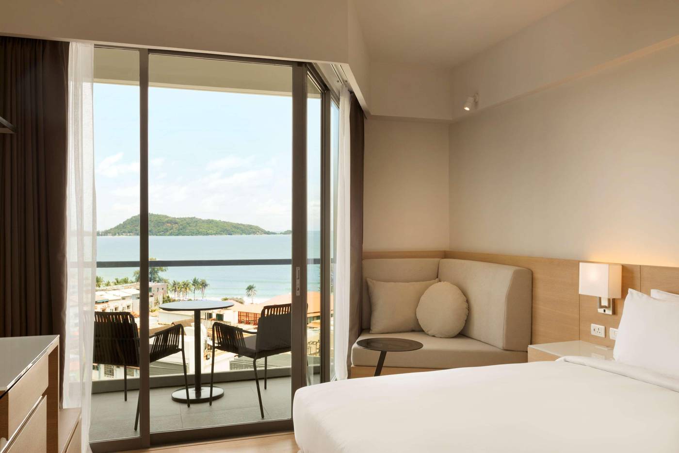 Andaman-Beach-Hotel-Phuket-Handwritten-Collection-Room-35