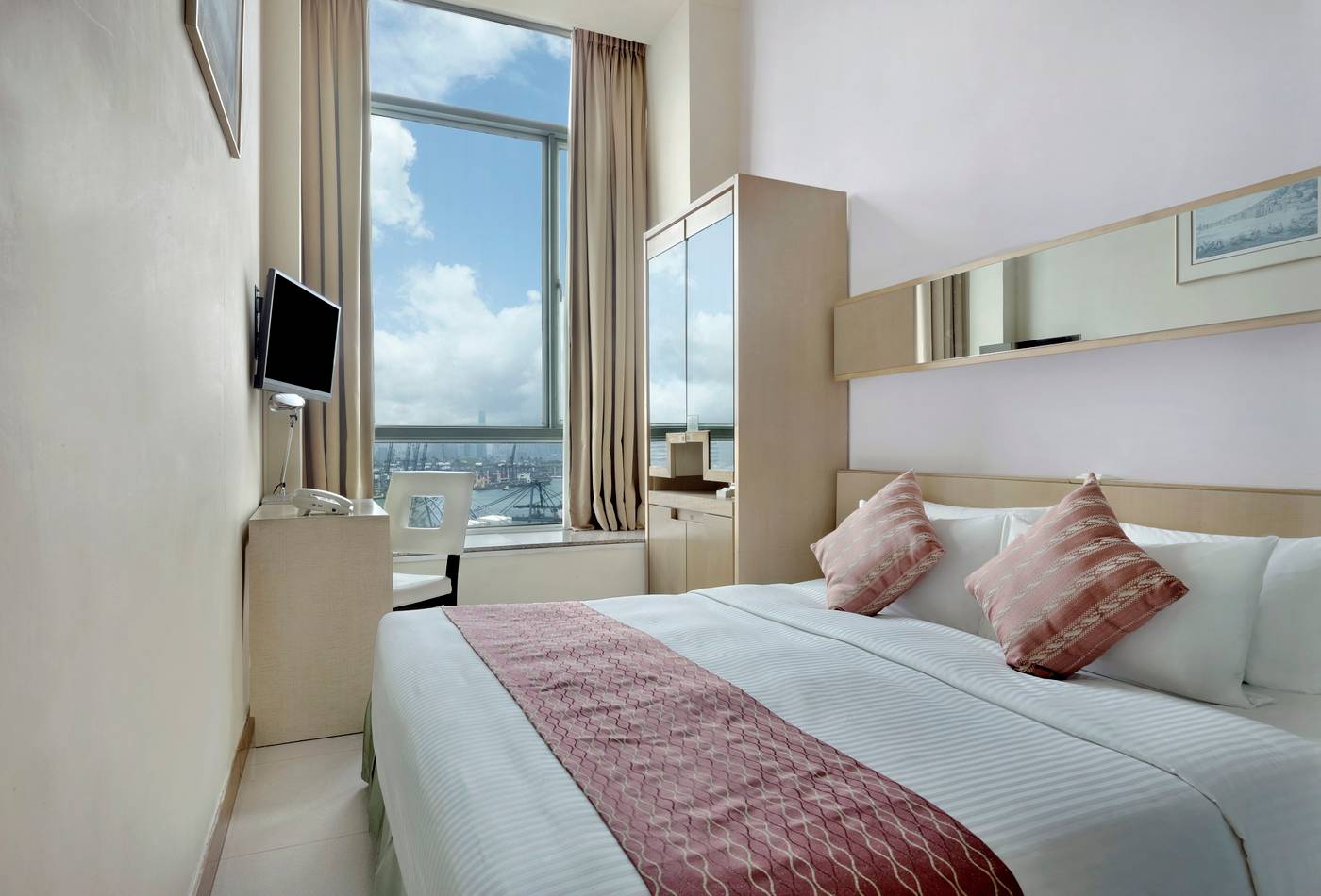 Rambler-Garden-Hotel-Room-6