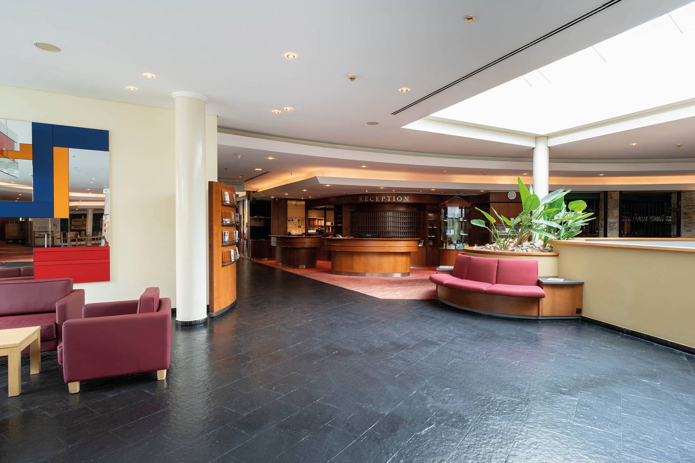 Seminaris-Seehotel-Potsdam-Lobby-13