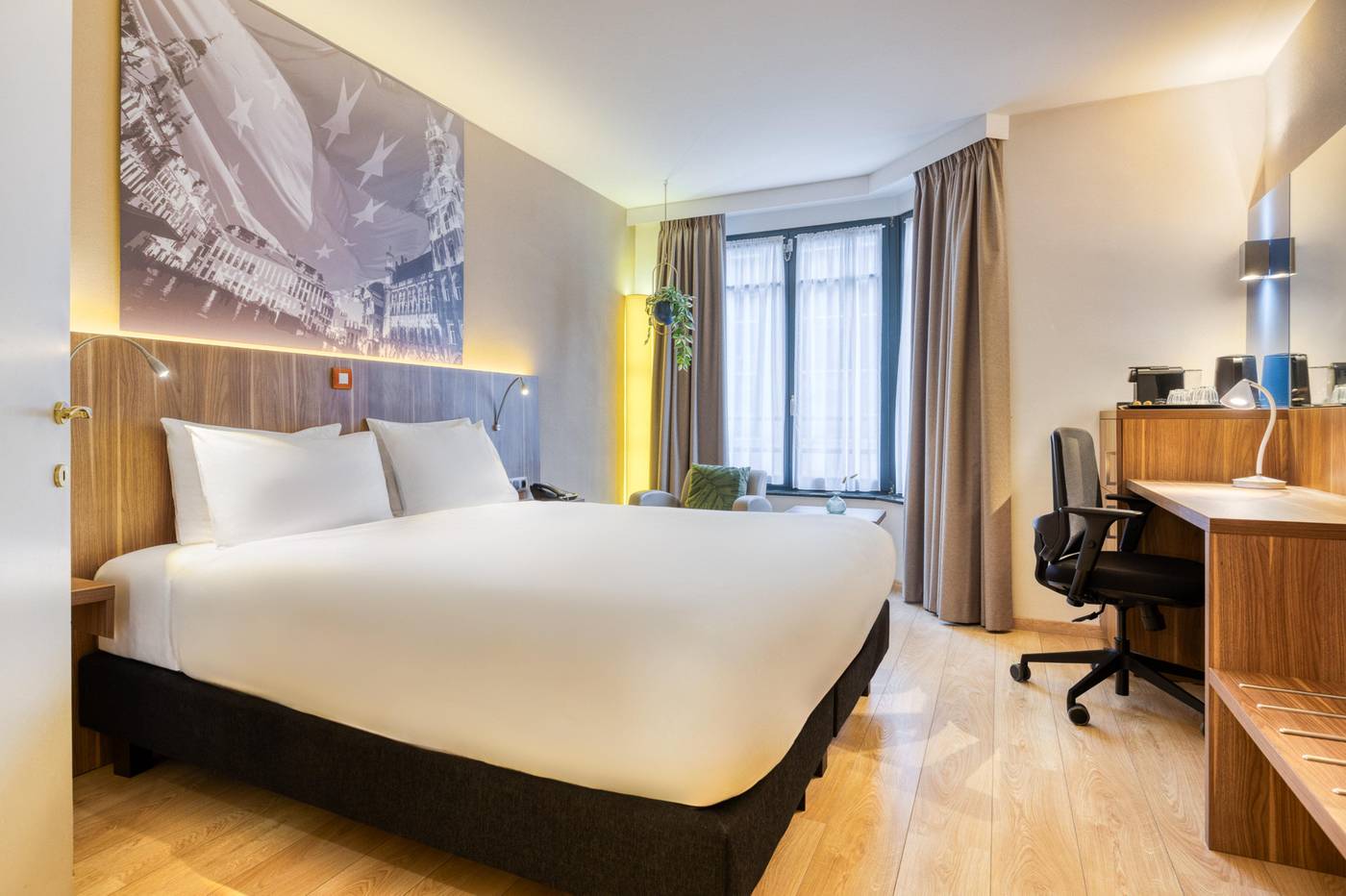 Holiday-Inn-Brussels-Schuman-Room-28