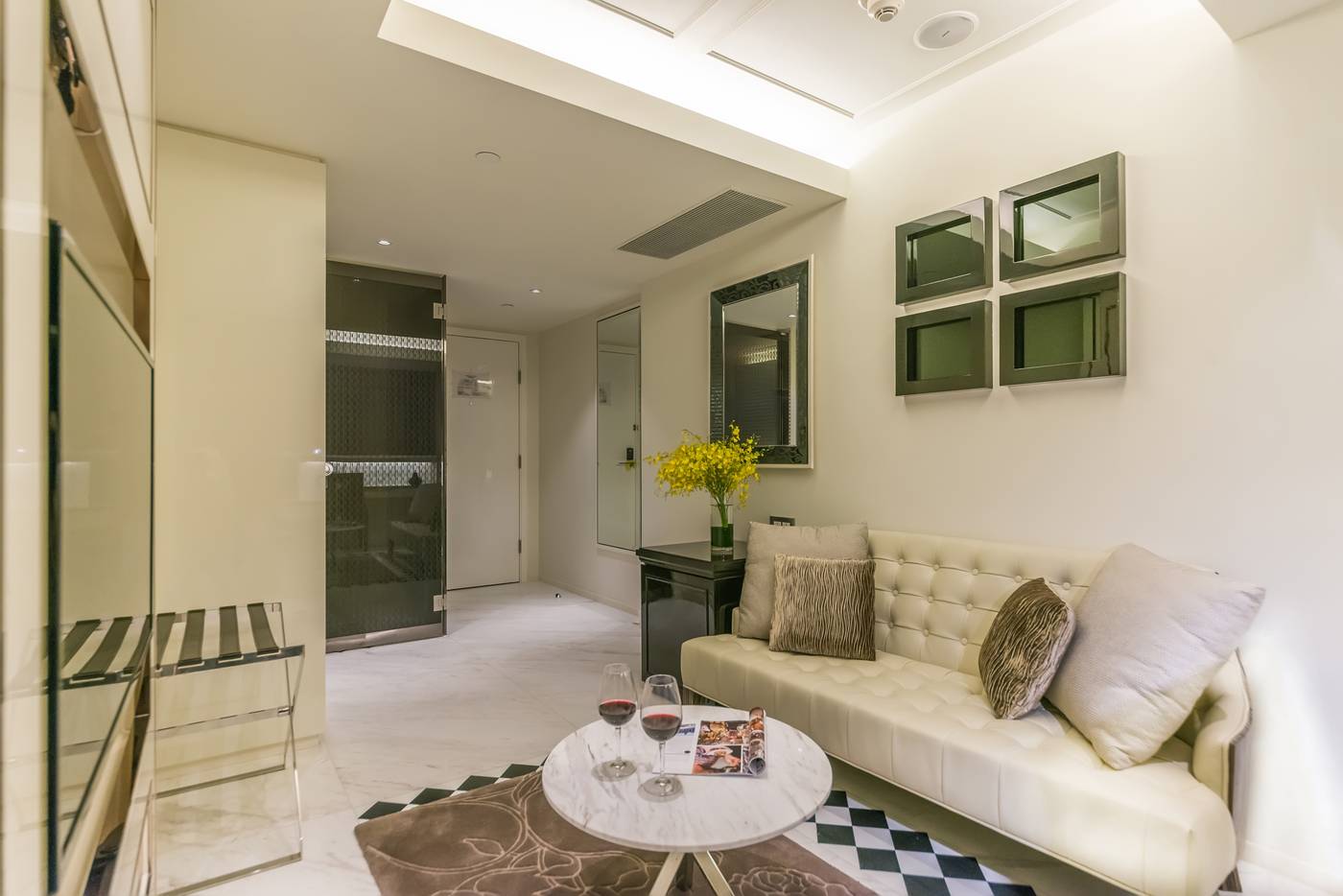 Hotel-Pravo-Hong-Kong-Room-3