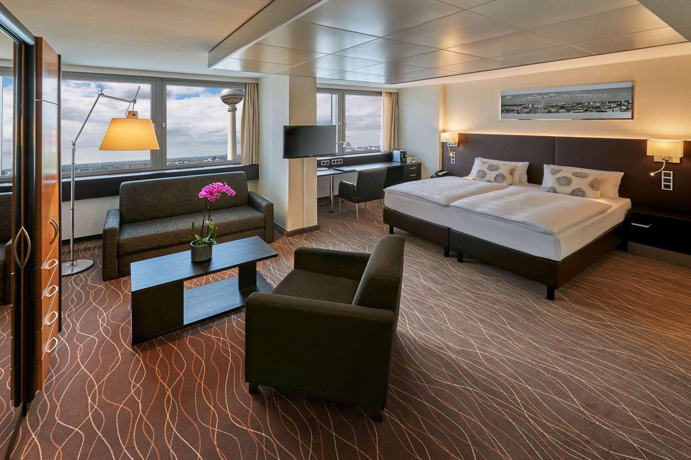 Park-Inn-by-Radisson-Berlin-Alexanderplatz-Room-11