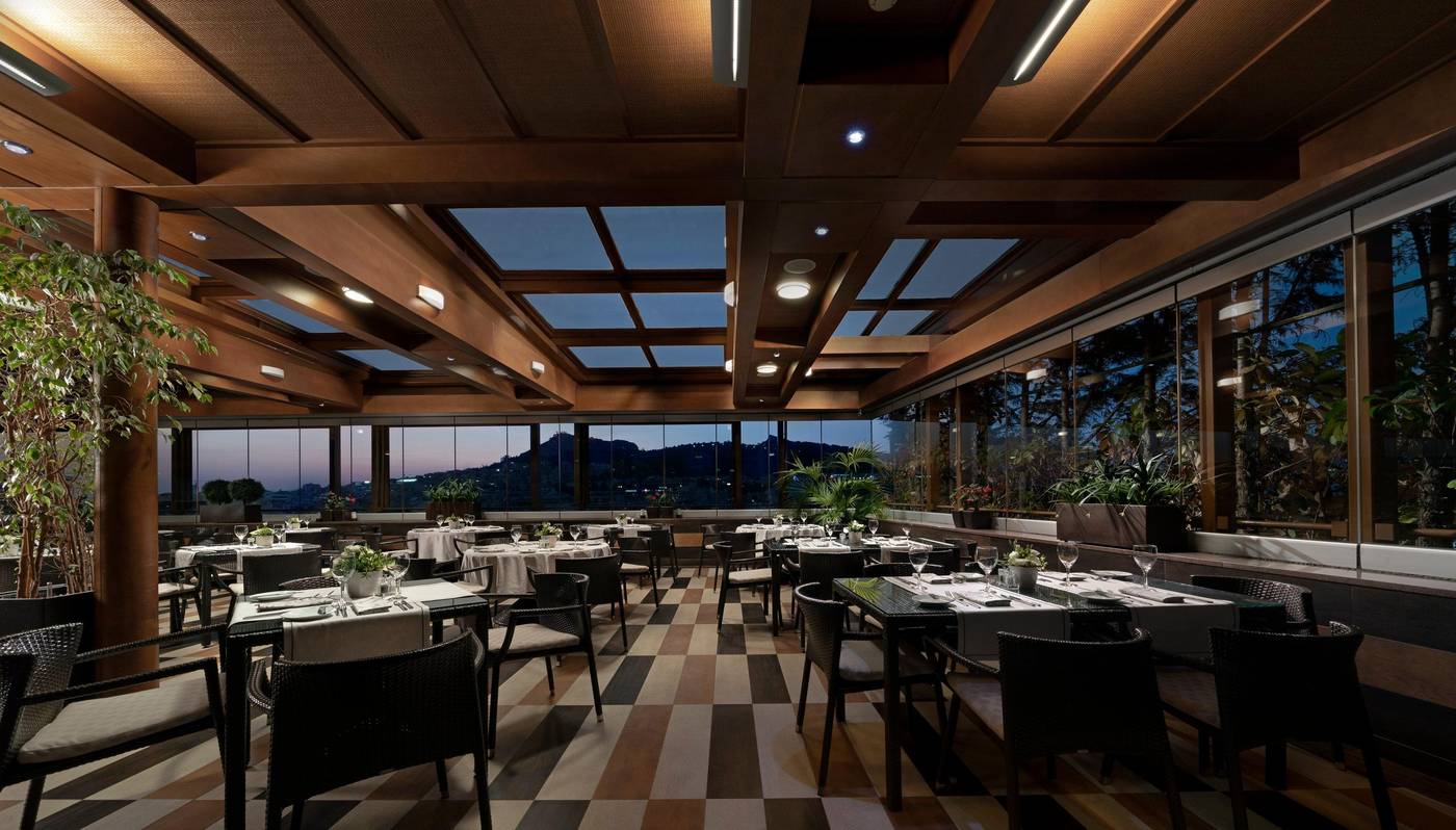 Crowne-Plaza-Athens-Restaurant-51