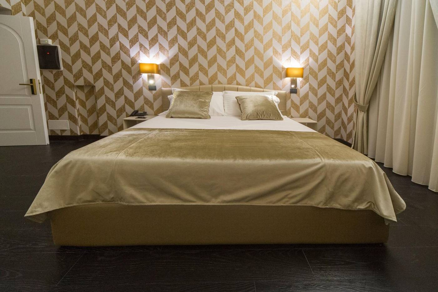 Via-Veneto-Suites-Room-37