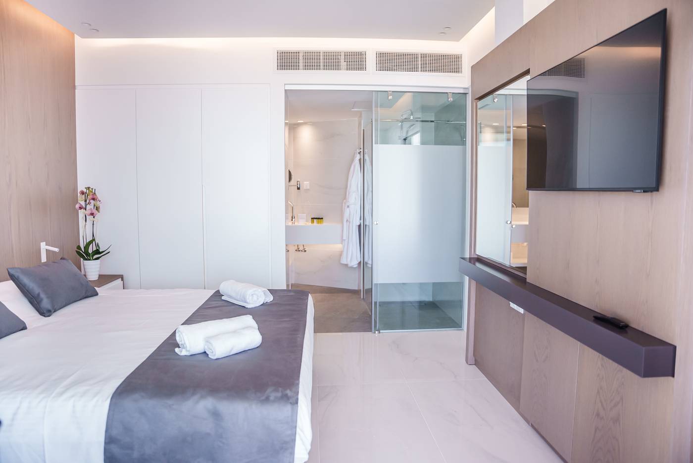 Pavlo-Napa-Hotel-Room-33