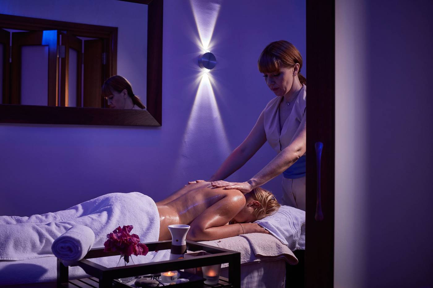 Grecian-Bay-Hotel-Sports-and-Entertainment-69