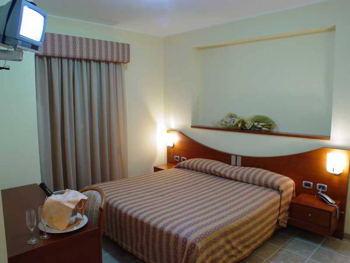Hotel La Fenice-Italy-CASTEL DI SANGRO-Room-9