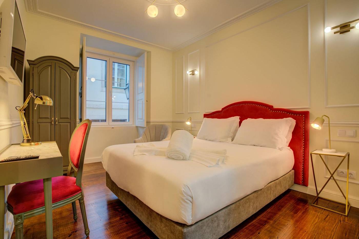 Solar-Dos-Poetas-Room-22