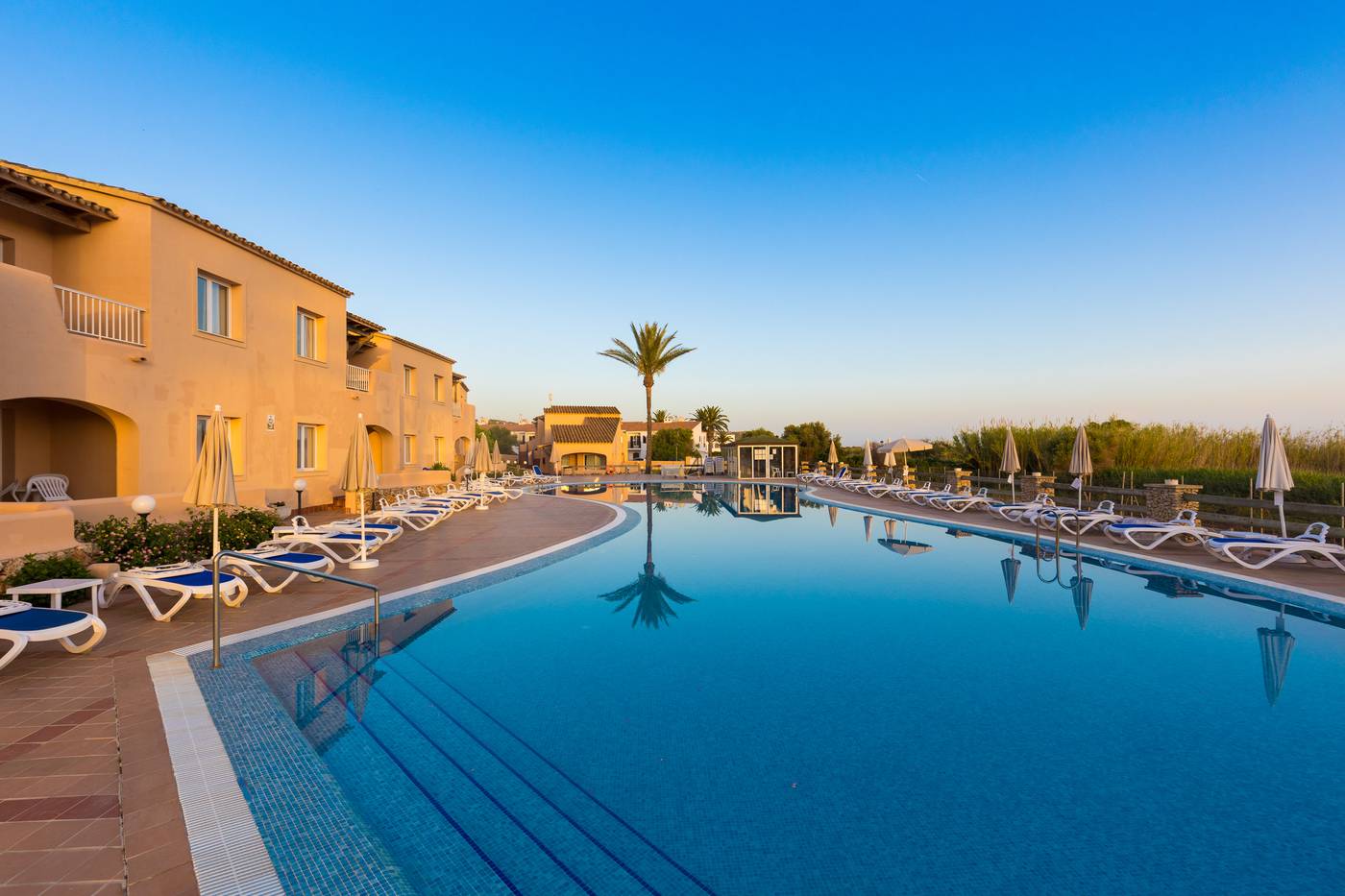 La-Noria-de-Son-Bou-Pool-1