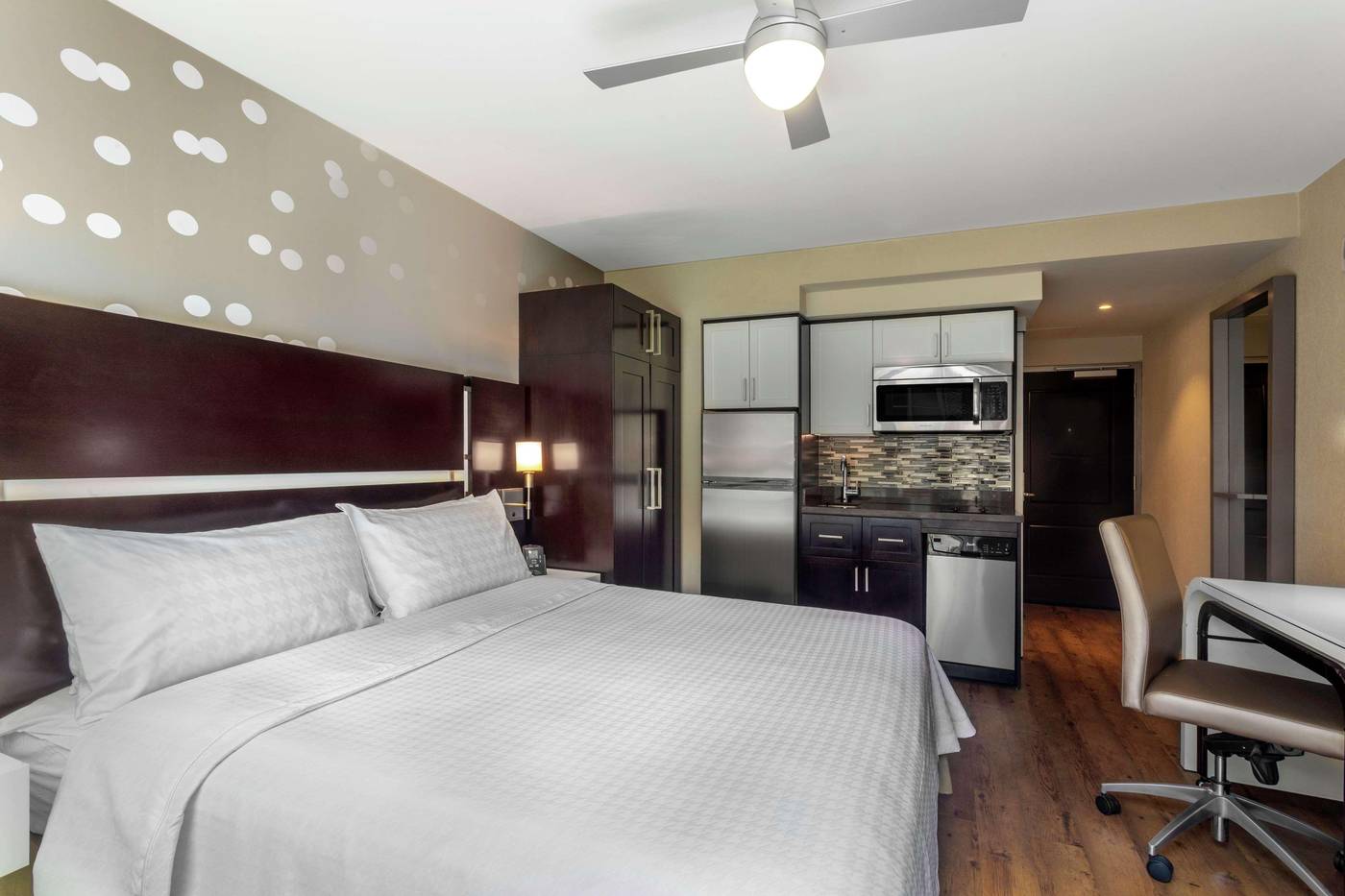 Homewood-Suites-by-Hilton-New-York-Midtown-Manhatt-Room-23