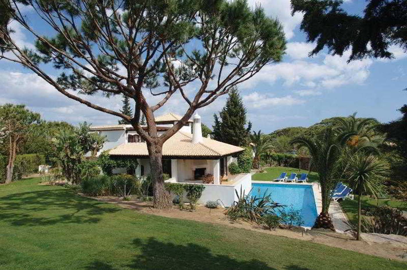 Pine-Cliffs-Hotel--a-Luxury-Collection-Resort-General-view-7