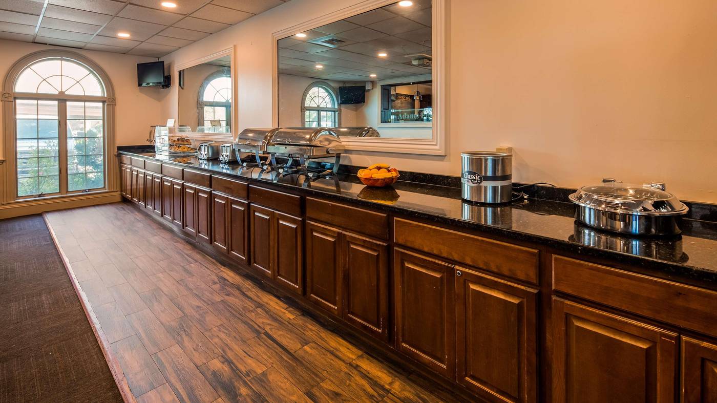 Best-Western-Adams-Inn-Quincy-Boston-Restaurant-38