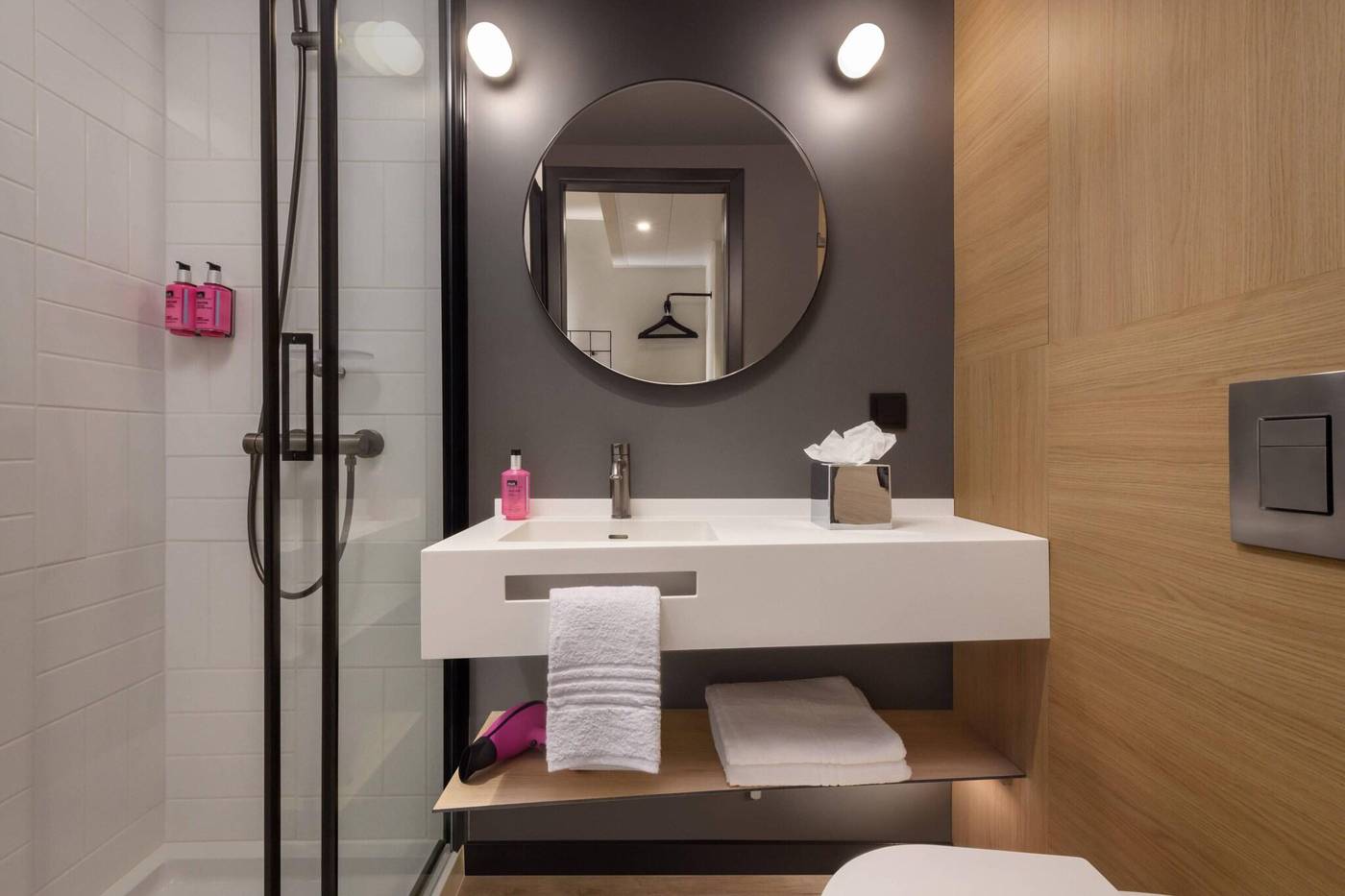 Moxy-Lisboa-Oriente-Room-23