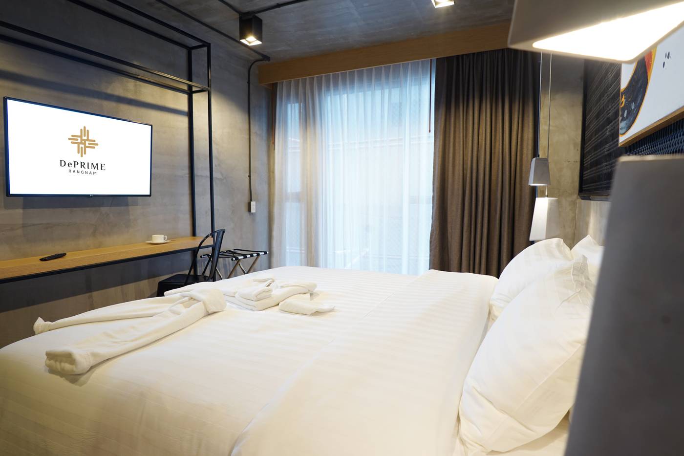 De-Prime-Rangnam-Hotel-Room-20
