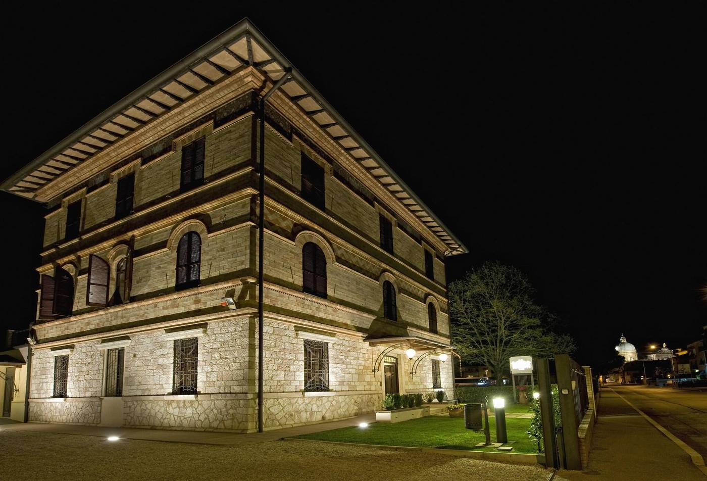 Villa Raffaello Park Hotel-Italy-ASSISI-General view-1