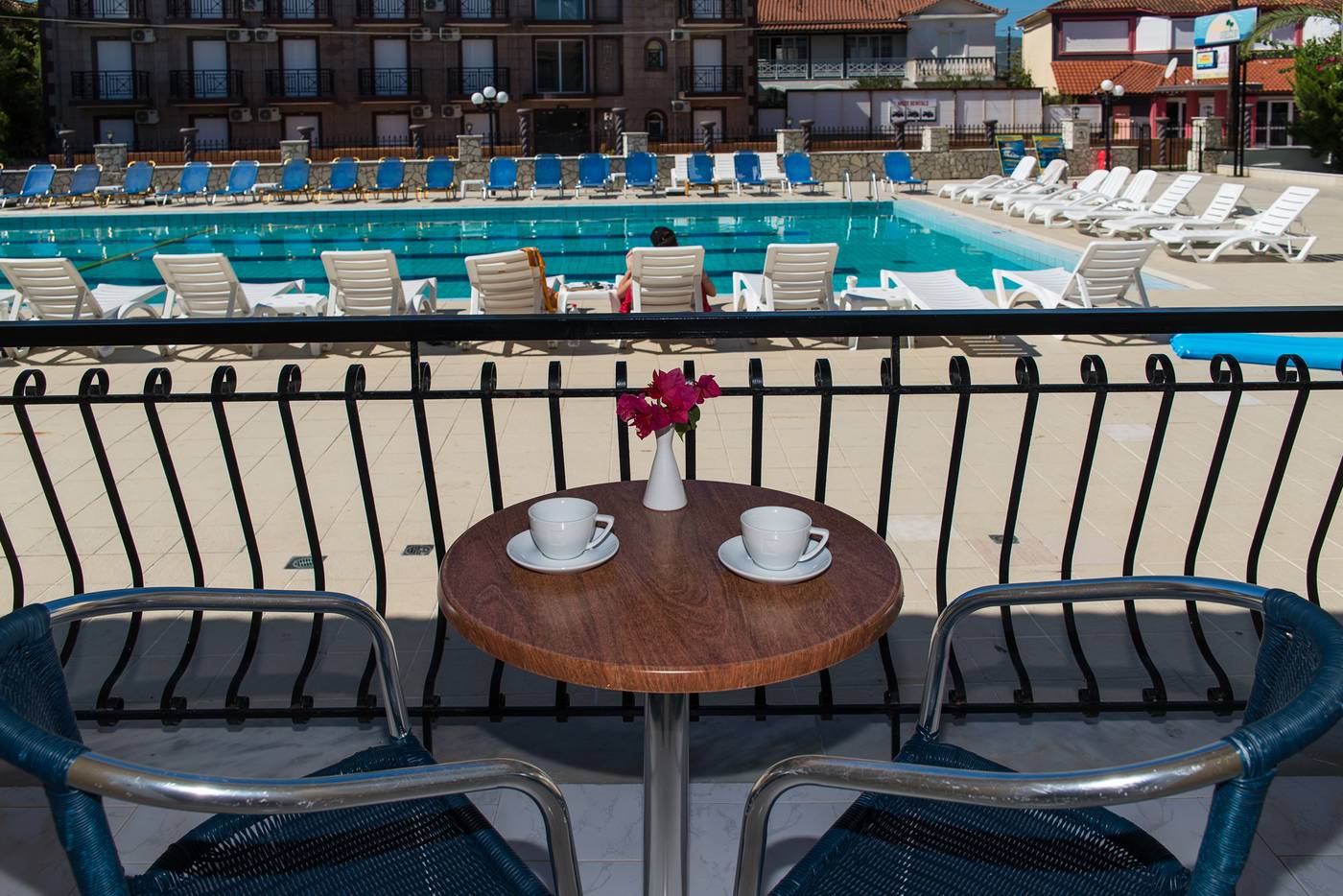 Perkes-Hotel-Terrace-39