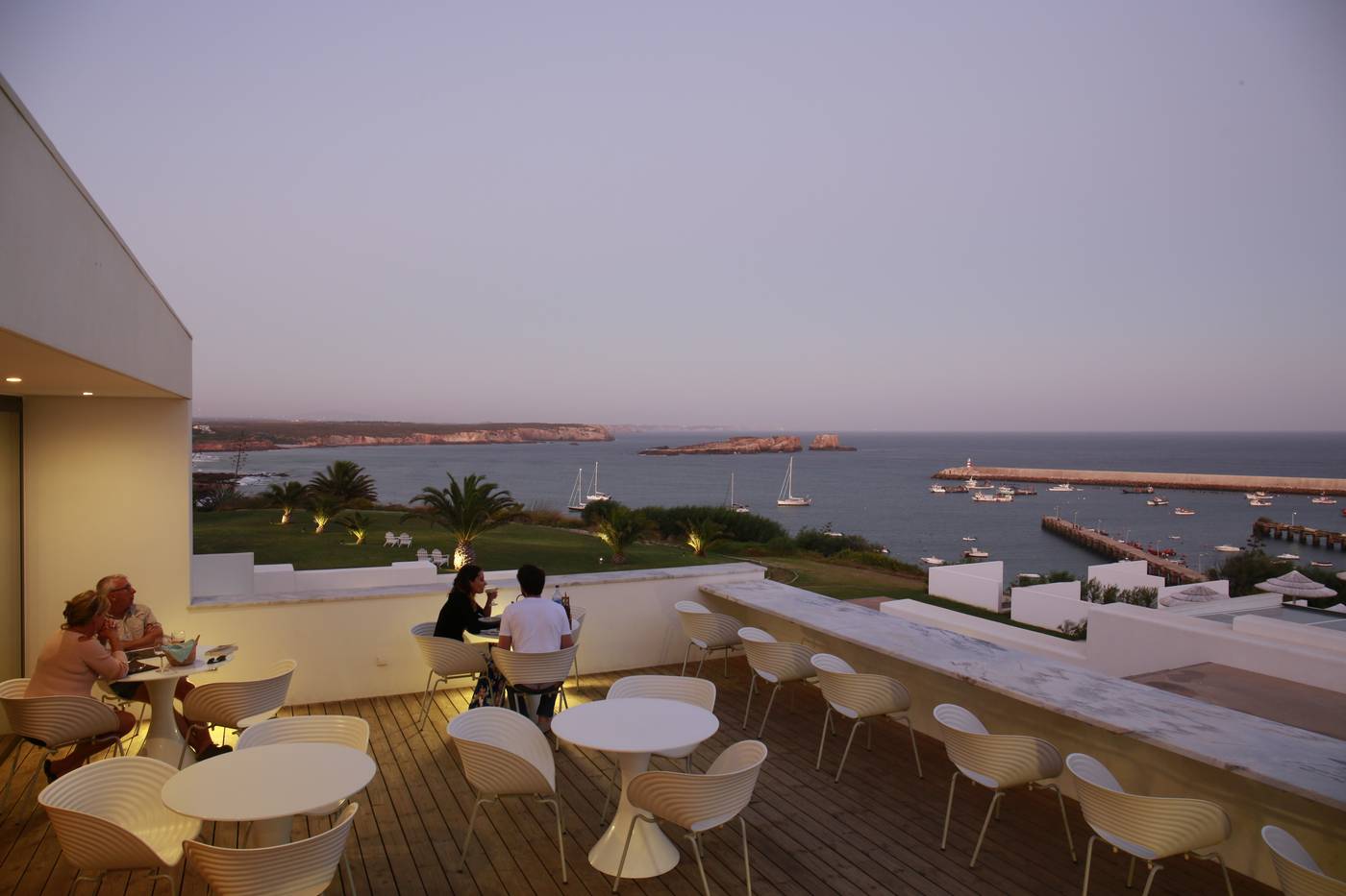 Memmo-Baleeira-Hotel-Terrace-10