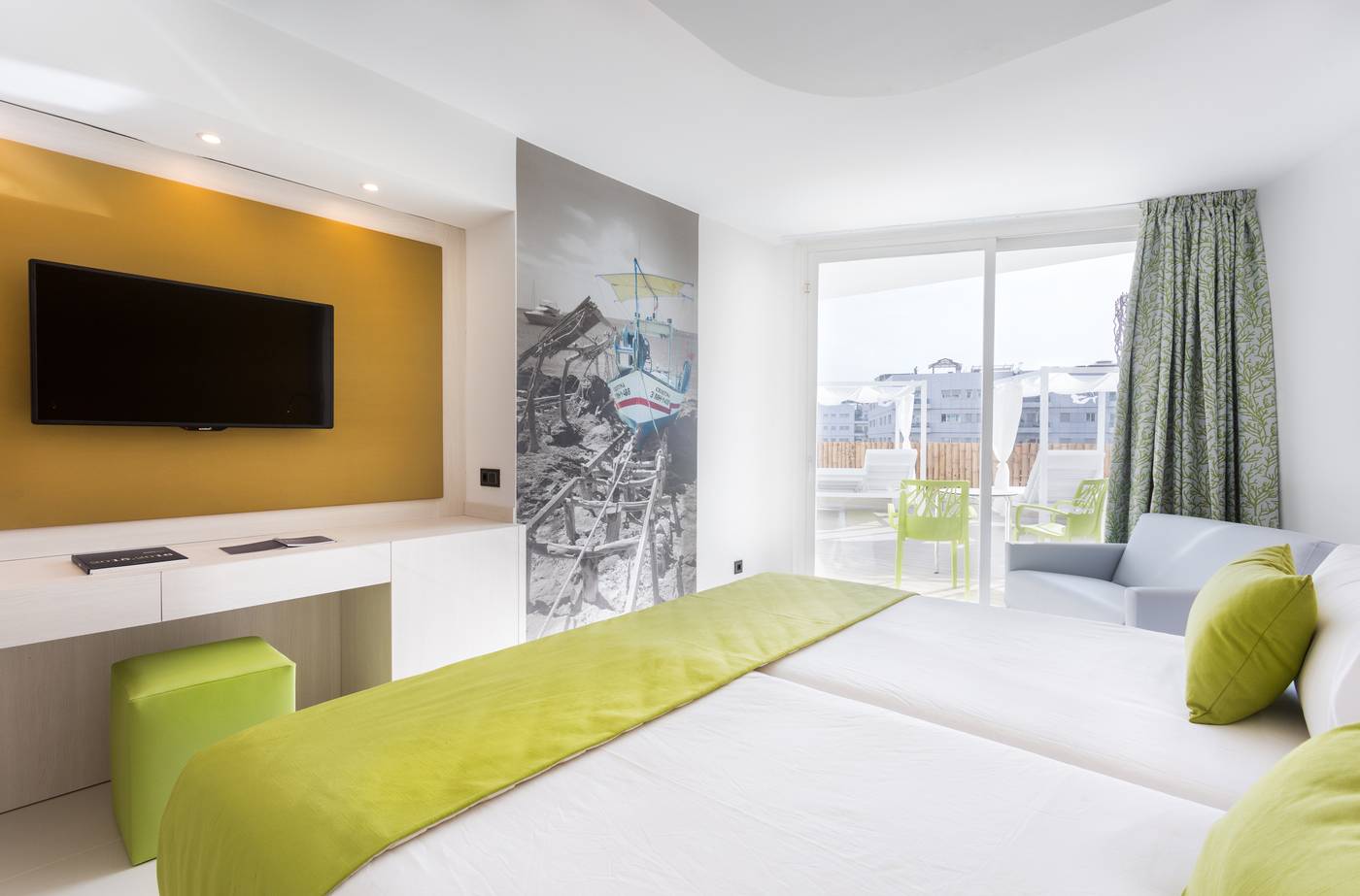 The-Ibiza-Twiins-Room-32