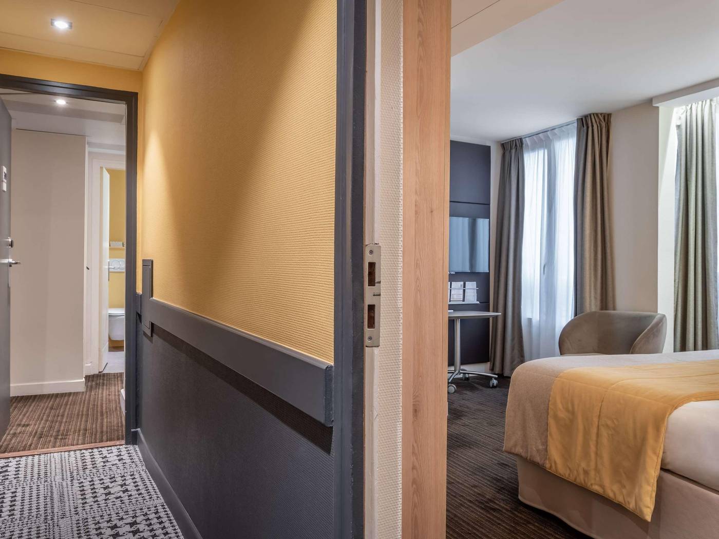 Mercure-Paris-Pigalle-Sacre-Coeur-Room-9