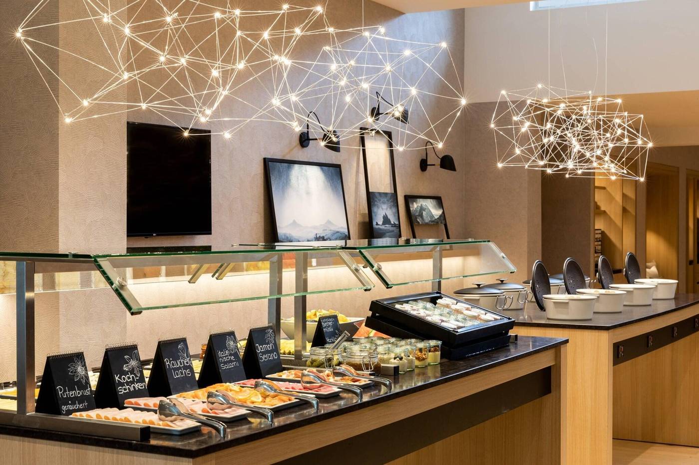 Ac-Hotel-By-Marriott-Berlin-Humboldthain-Park-Restaurant-32