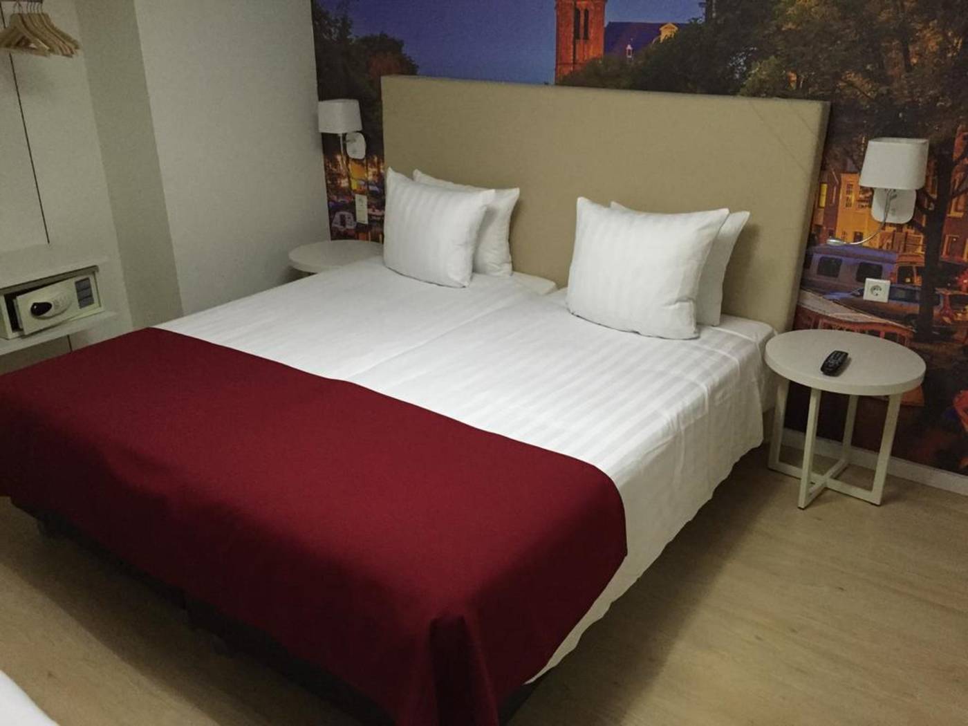 France-Hotel-Room-18