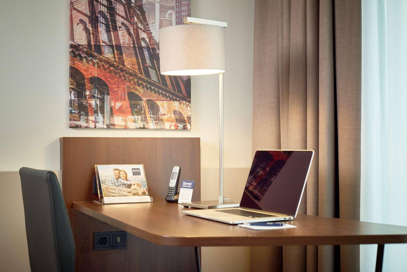 Dorint An den Westfalenhallen Dortmund-Germany-DORTMUND-Room-6