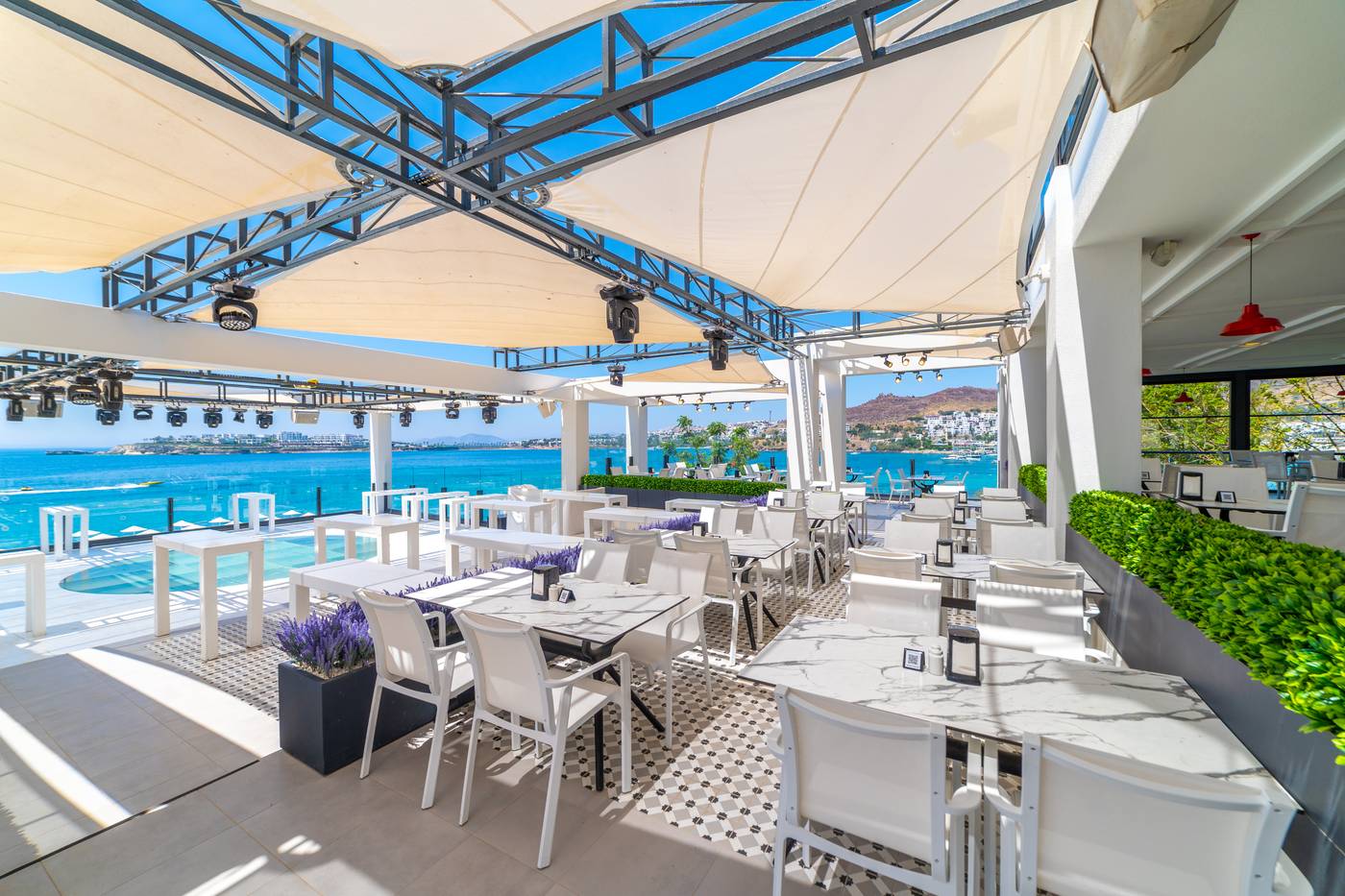 Kefaluka-Resort-Bar-20