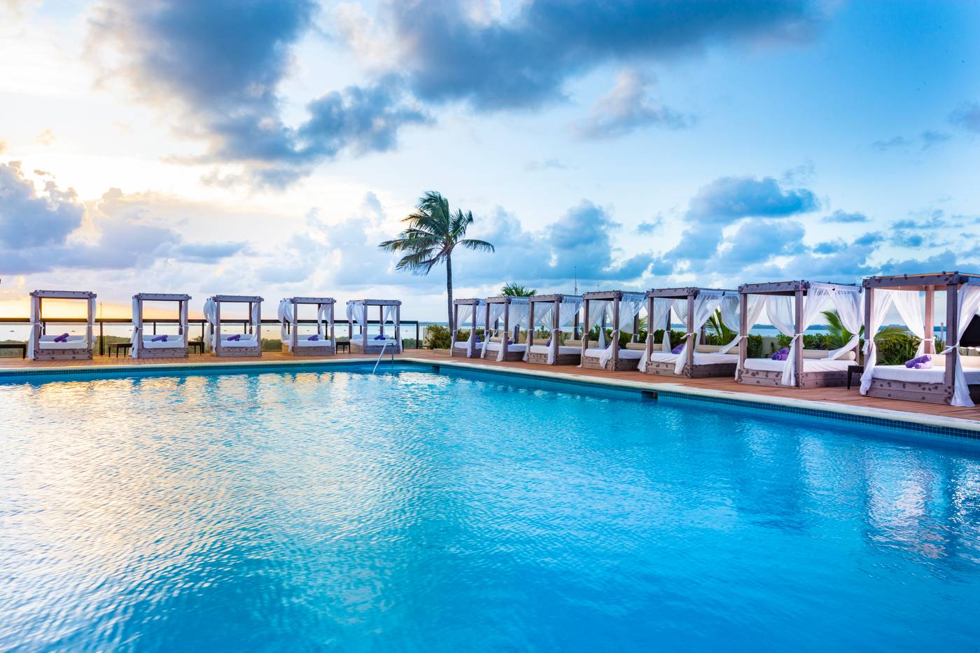 Crown-Paradise-Club-Cancun-Pool-11