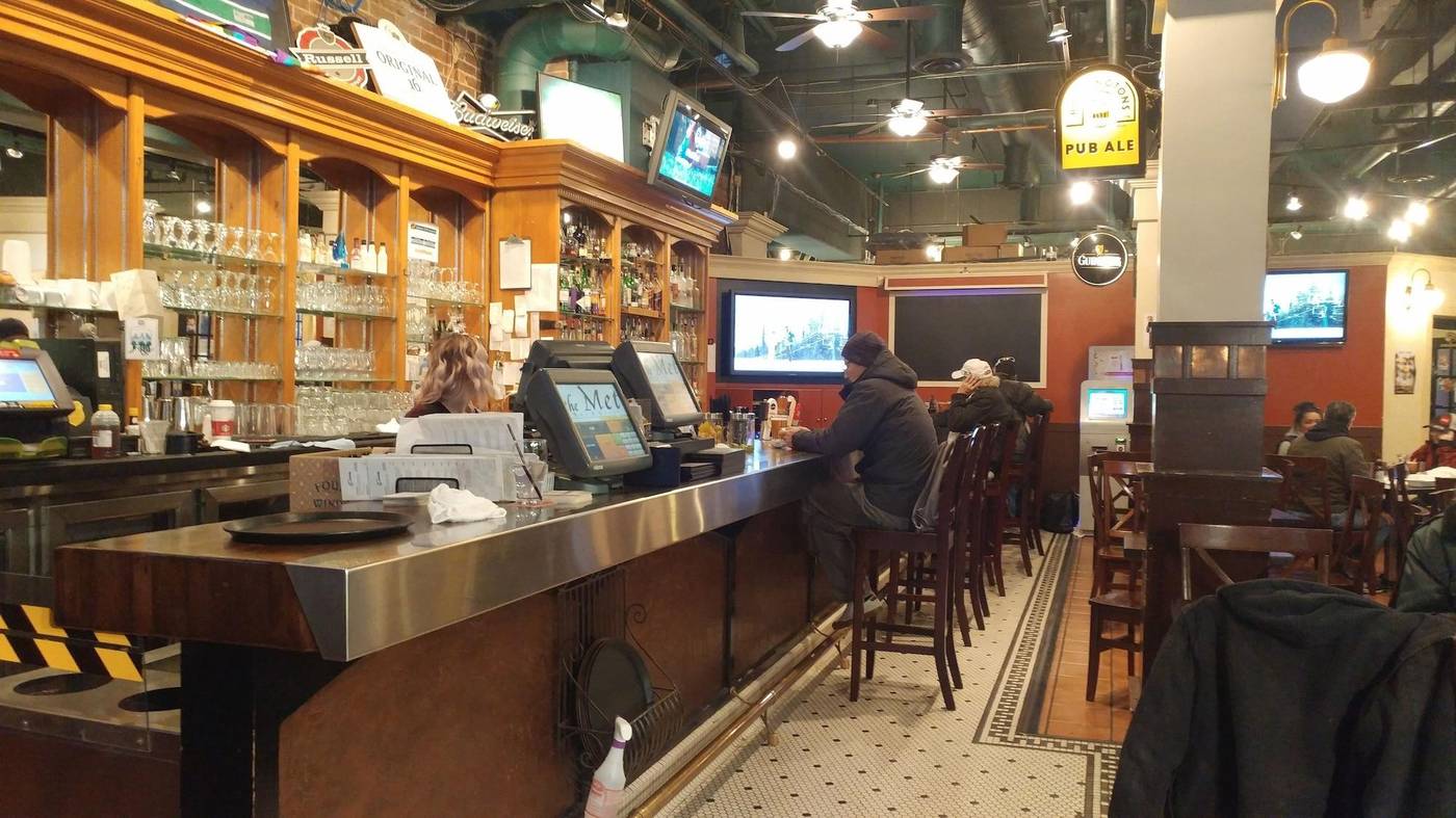 The-Met-New-Westminster-Bar-14