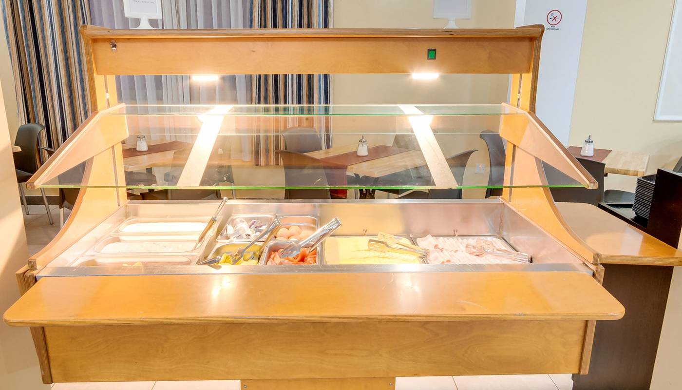 St-Julians-Bay-Hotel-Restaurant-40