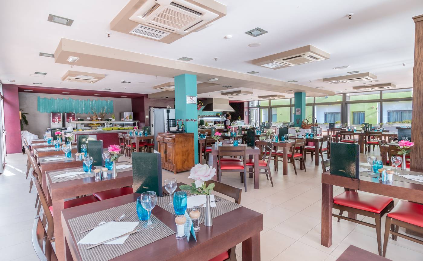 Hotel-LIVVO-Corralejo-Beach-Restaurant-56