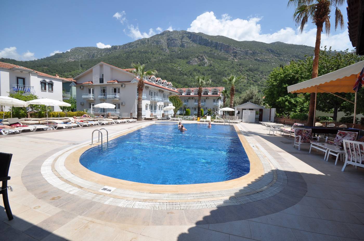 Majestic-Hotel-Pool-8