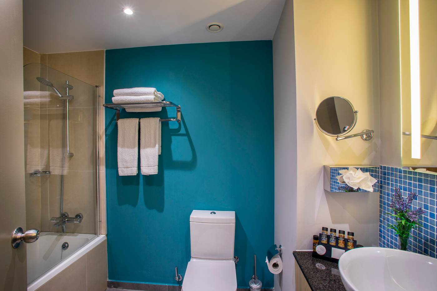 Leonardo-Cypria-Bay-Room-39