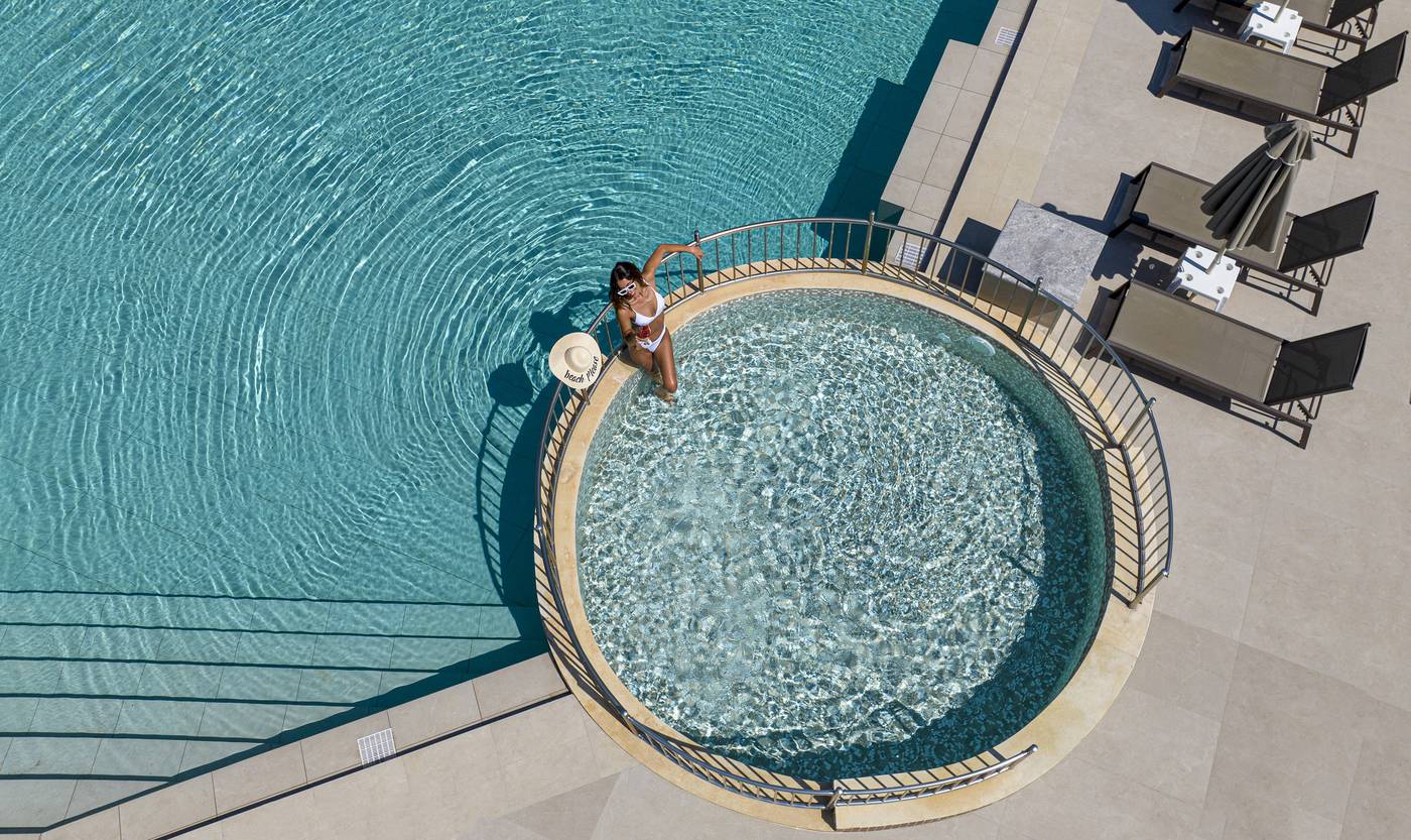 Vantaris-Luxury-Beach-Resort-Pool-23