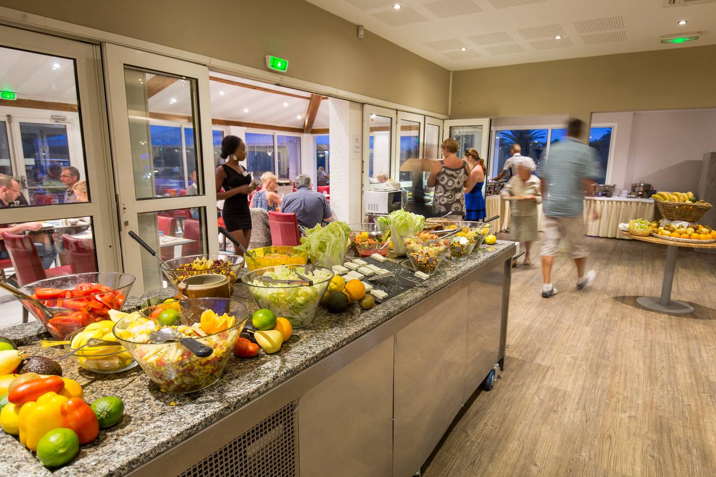 SOWELL-Family-Port-Grimaud-Restaurant-19